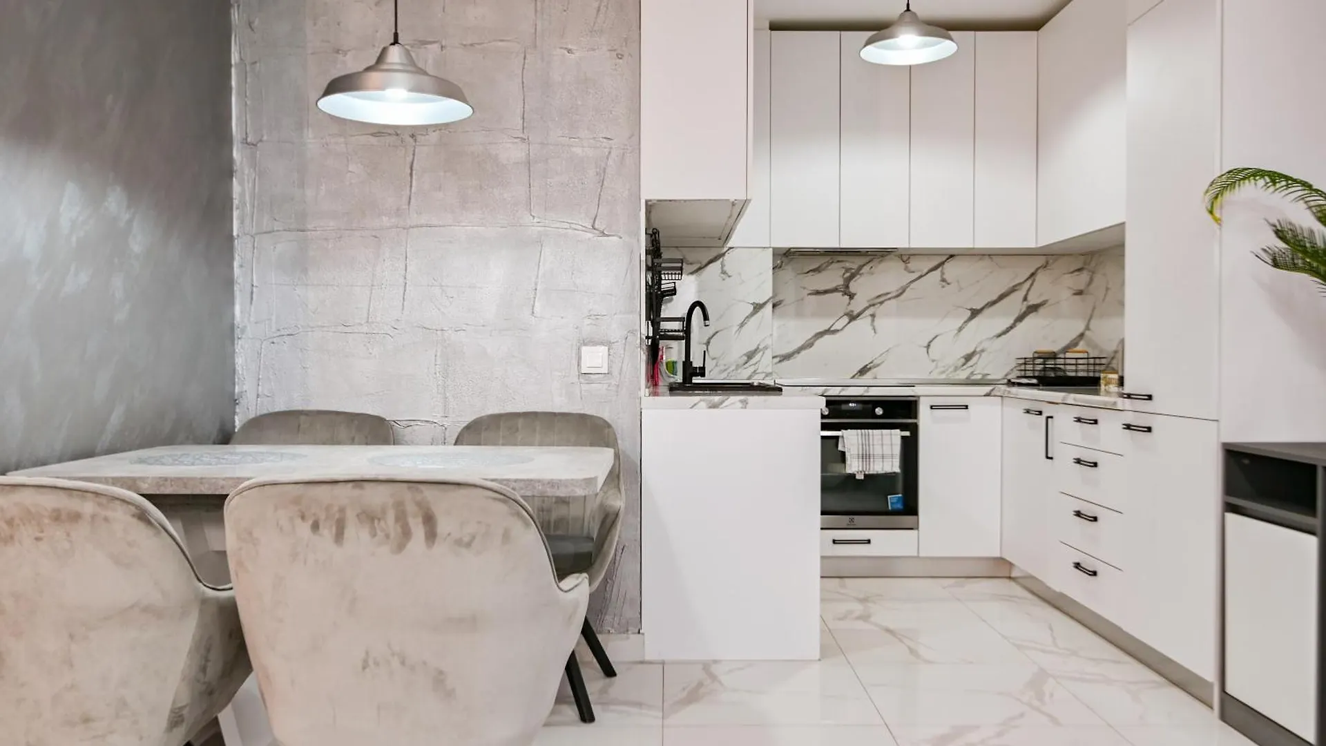 Ghome Luxury Apartment 소피아 0*,
